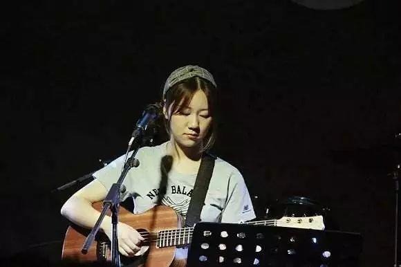 民谣作词人笔下的斑斓爱情 丨文字里的宇宙 （一）