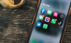 从Facebook到微信，社交媒体的青少年之困