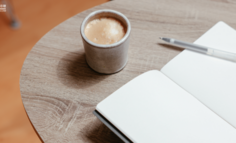 35岁危机根源，“不够努力”该背锅么？