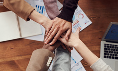 快手拉来美团，为什么先做团购？