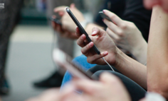 “催婚”催出百万粉大号：你被催婚，他们赚钱