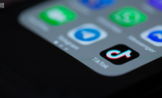 你在过年，他们在TikTok赚老外的钱