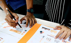 “建议专家不要建议”：“专家说”的威信与“网友说”的清誉