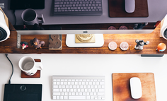 老板娘直播，为何能站上抖、快C位？