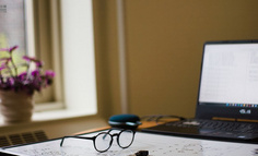 求求品牌们别再“当爹”了