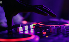 有人为金曲买单，有人为神曲买单